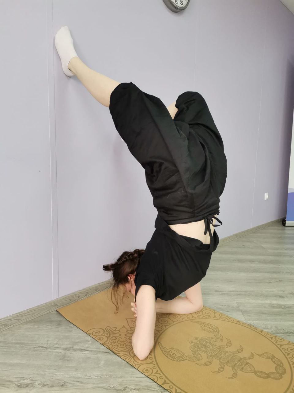 Инвентарь для йоги: болстеры и коврики